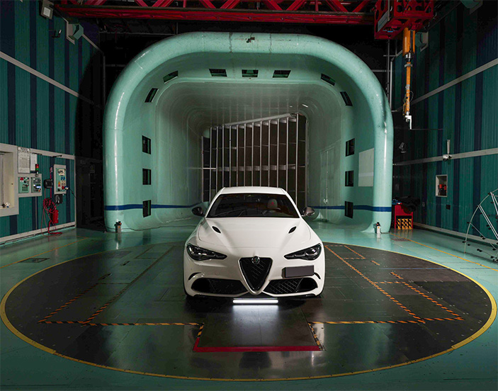 Photos of white Alfa Romeo Giulia